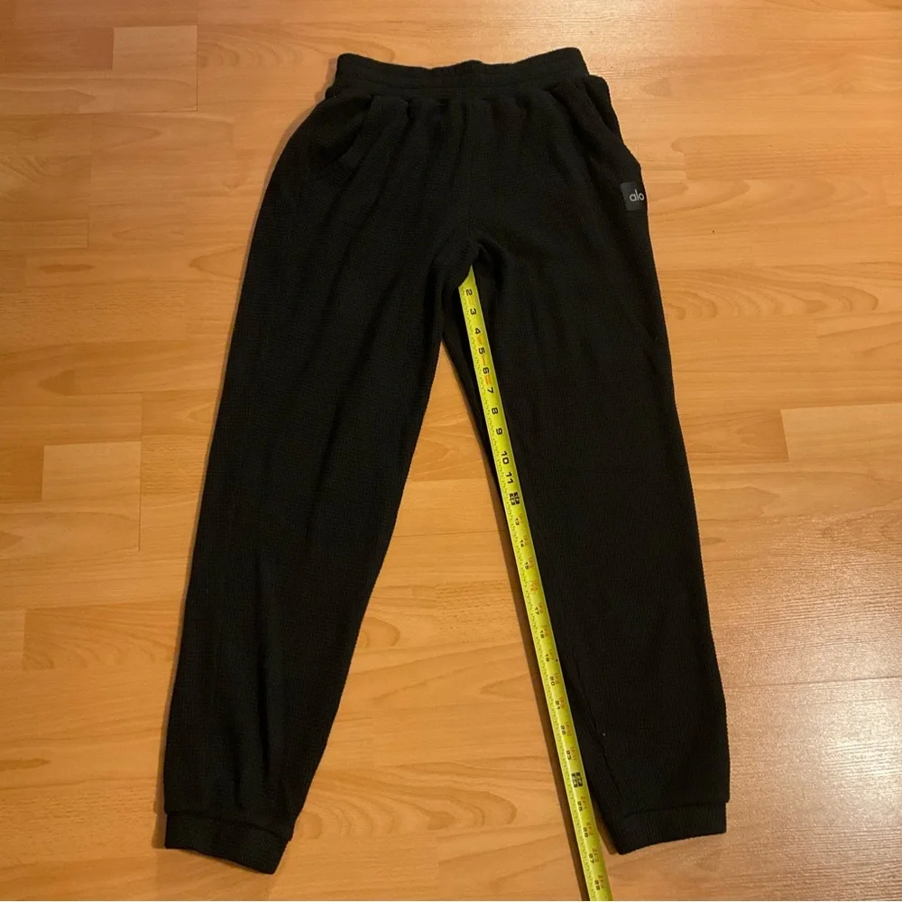 Alo Yoga Waffle Weekend Escape Jogger Black S